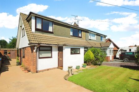 Cotswold Crescent, 3 bedroom Semi Detached House for sale, £247,000