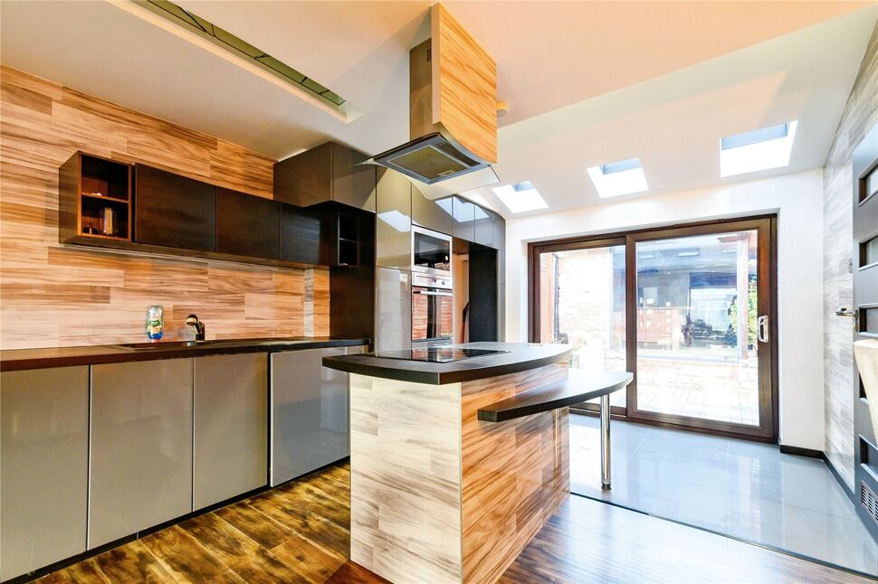 Kitchen (Open Plan)