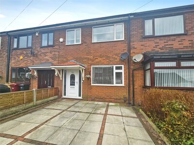 3 bedroom Mid Terrace House for sale