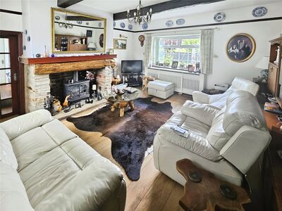 2 bedroom End Terrace Property for sale