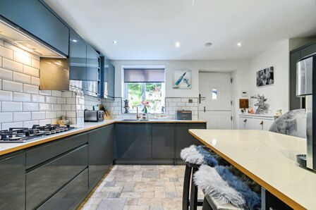 2 bedroom End Terrace House for sale