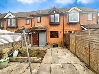 Neville Close, 2 bedroom Mid Terrace House to rent, £875 pcm