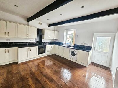 Walmersley Road, 2 bedroom Mid Terrace House to rent, £900 pcm