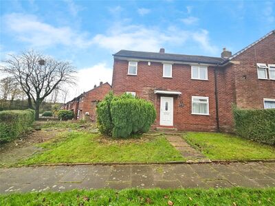 Topping Fold Road, 3 bedroom Semi Detached House to rent, £1,100 pcm