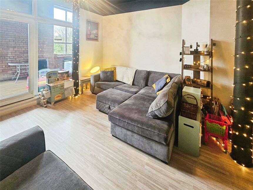 Open Plan Living Room & Kitchen