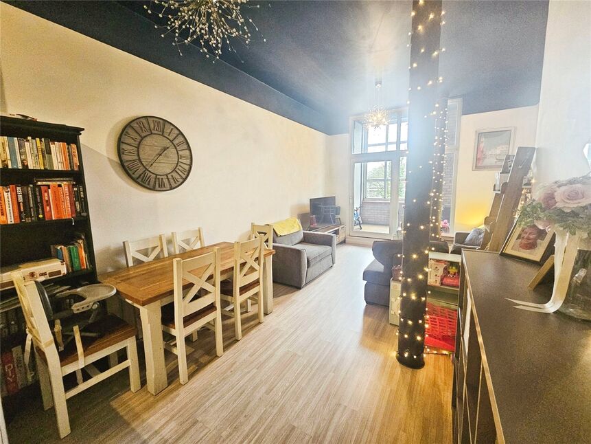 Open Plan Living Room & Kitchen