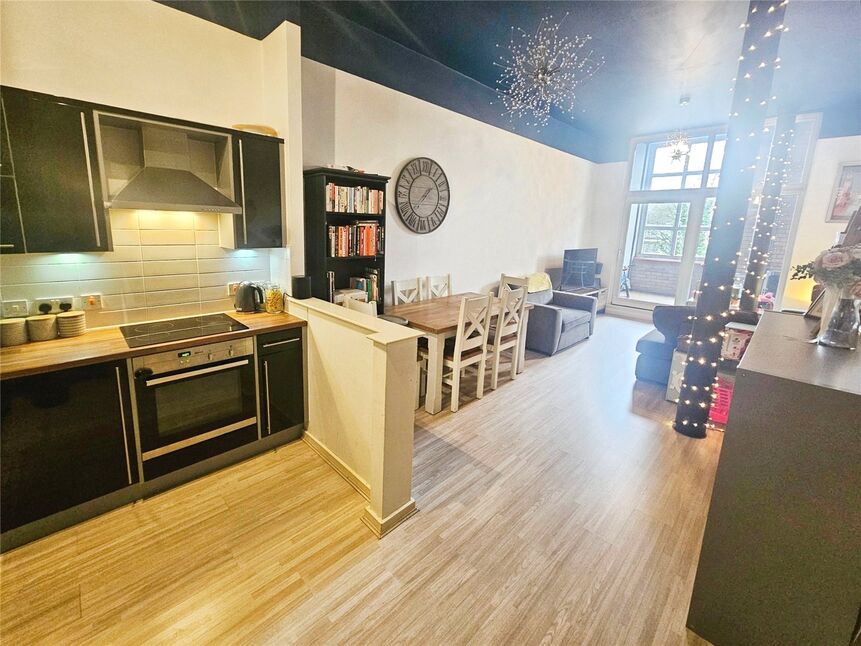 Open Plan Living Room & Kitchen