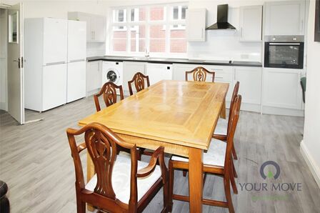 High Street, 1 bedroom  Room to rent, £450 pcm