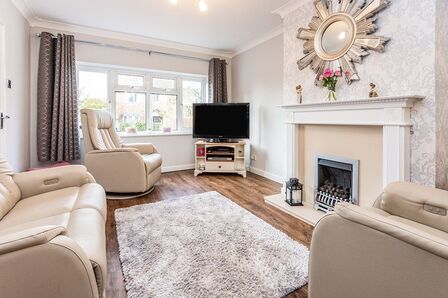 St. Godwalds Road, 4 bedroom Semi Detached House to rent, £1,300 pcm