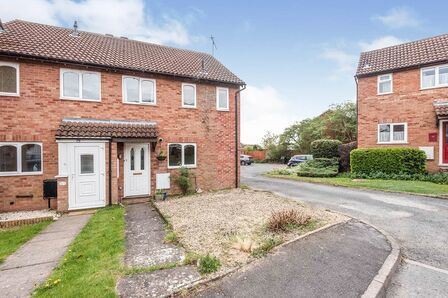 2 bedroom Mid Terrace House to rent