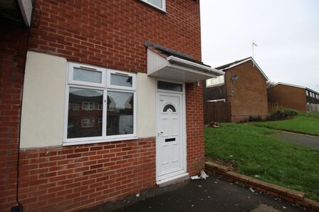 Austin Road, 1 bedroom Flat to rent, &pound;650 pcm