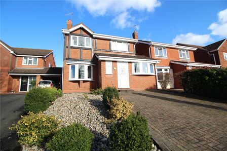 Hanbury Road, 4 bedroom Detached House for sale, £350,000