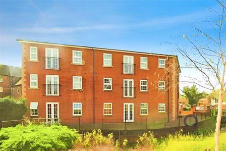 Worcester Road, 1 bedroom  Flat to rent, £795 pcm
