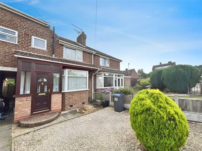 3 bedroom Mid Terrace House to rent