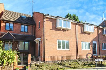 Worcester Road, 2 bedroom End Terrace House for sale, £220,000
