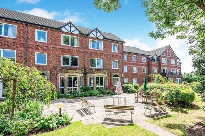 Main image of 1 bedroom  Flat for sale, Ednall Lane, Bromsgrove, Worcestershire, B60