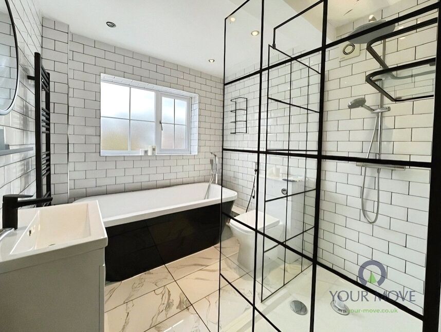 Main image of 4 bedroom Detached House to rent, Birmingham Road, Bromsgrove, Worcestershire, B61