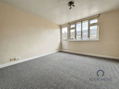 Woodrow Centre, 1 bedroom Flat to rent, &pound;825 pcm