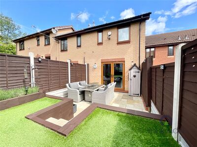 2 bedroom Mid Terrace House for sale