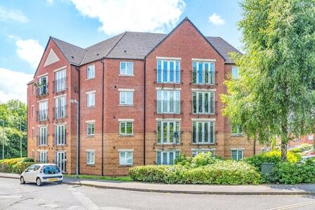 Hedgerow Close, 2 bedroom Flat to rent, &pound;895 pcm