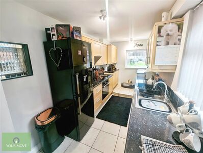 2 bedroom Mid Terrace House to rent