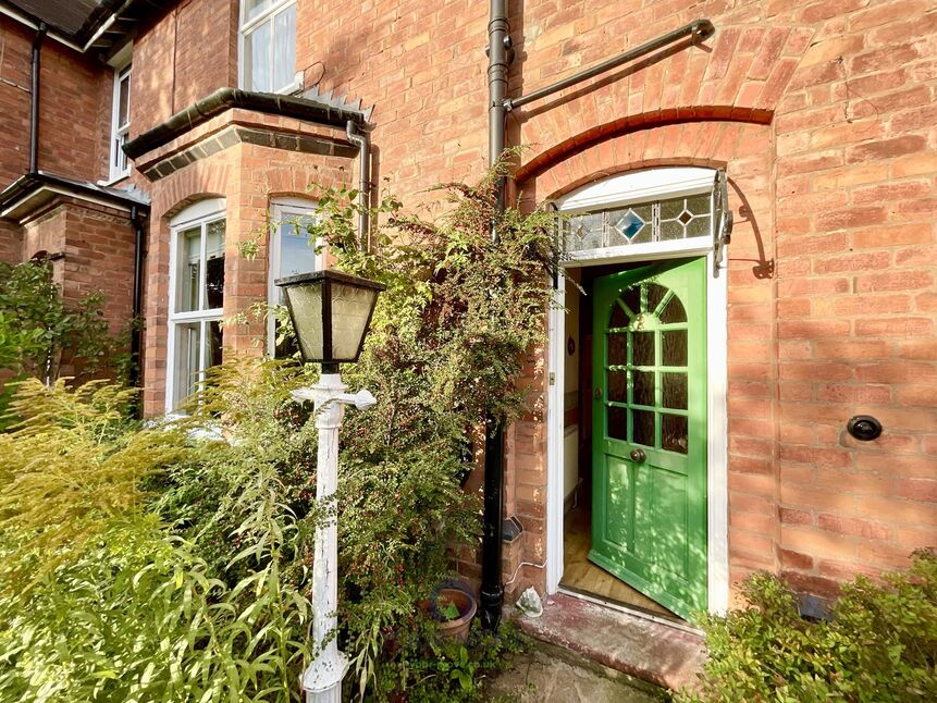 Main image of 3 bedroom Mid Terrace House for sale, South Crescent, Bromsgrove, Worcestershire, B60