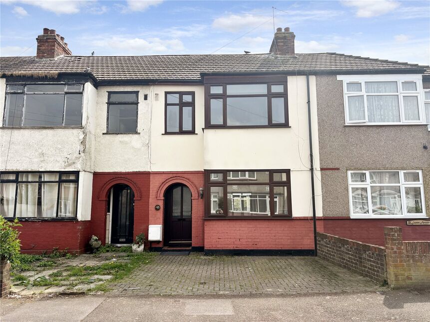 Main image of 3 bedroom Mid Terrace House to rent, James Avenue, Dagenham, Essex, RM8