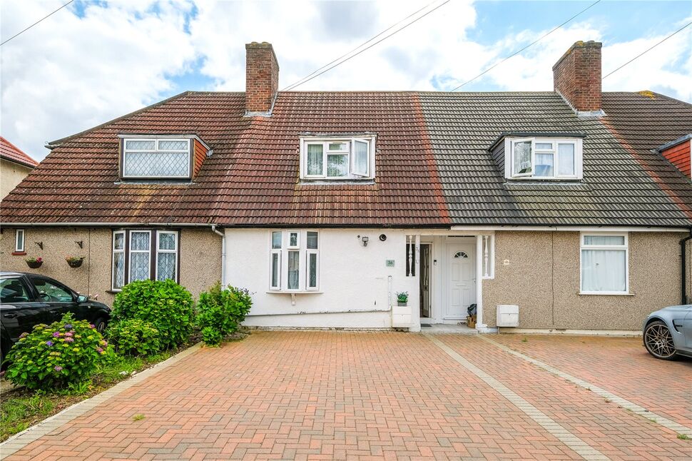 2 bedroom Mid Terrace House for sale, Winterbourne Road, RM8 £350,000