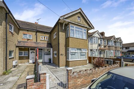 3 bedroom Flat for sale