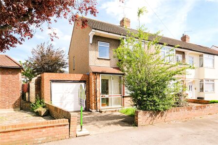 Donald Drive, 3 bedroom End Terrace House for sale, £450,000