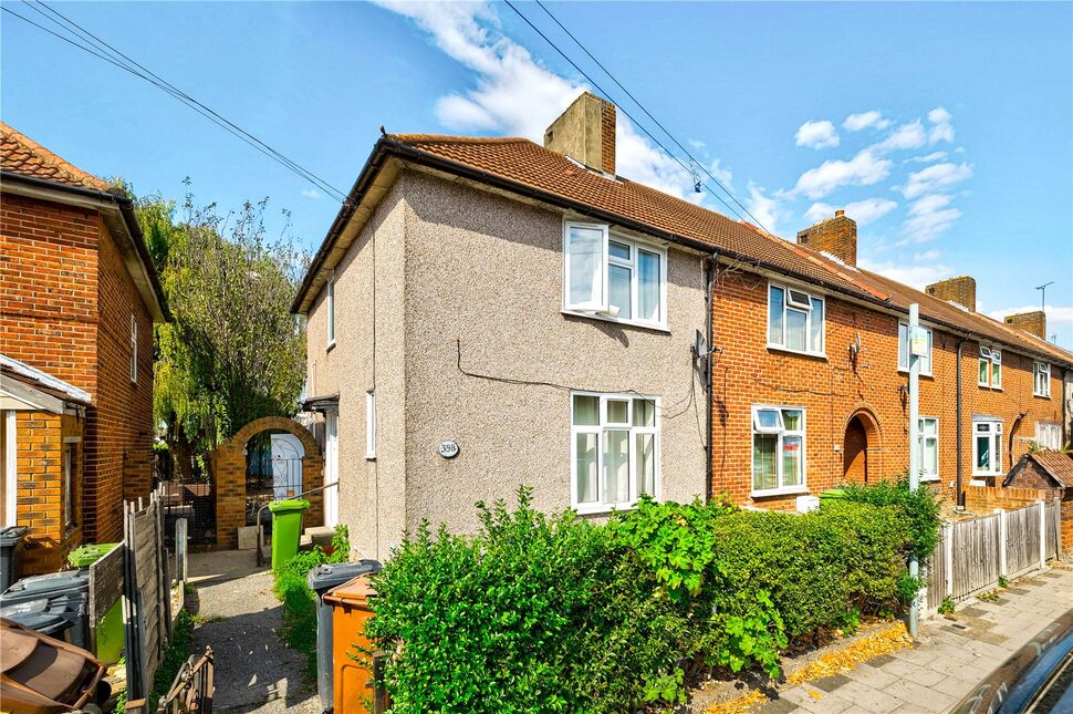 Main image of 2 bedroom End Terrace House for sale, Hedgemans Road, Essex, RM9