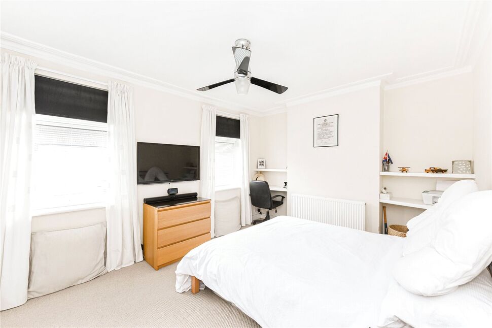 2 bedroom Mid Terrace House for sale, Heath Road, Chadwell Heath, RM6 £390,000