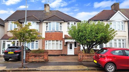 Adelaide Gardens, 3 bedroom Semi Detached House to rent, £2,000 pcm