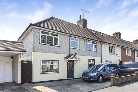 Walnut Tree Road, 5 bedroom End Terrace House for sale, &pound;550,000