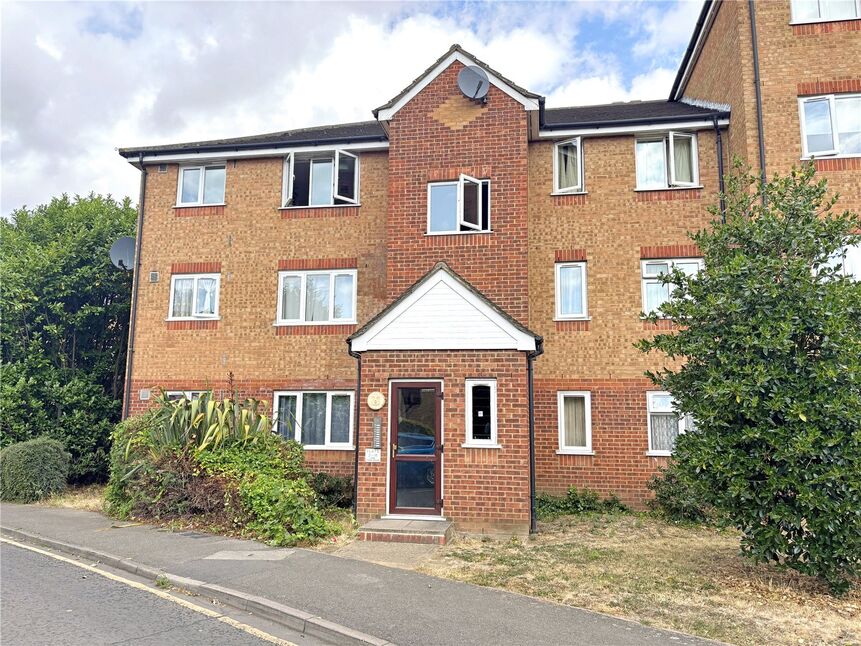 Main image of Flat to rent, Fenman Gardens, Goodmayes, IG3