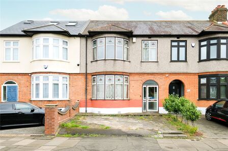 South Park Drive, 3 bedroom Mid Terrace House for sale, £475,000