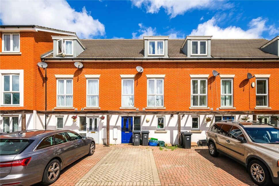 Main image of 3 bedroom Mid Terrace House for sale, Norwich Crescent, Chadwell Heath, Romford, RM6