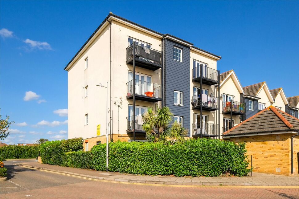 2 bedroom Flat for sale, Gateway Court, 57 Parham Drive, IG2 £275,000