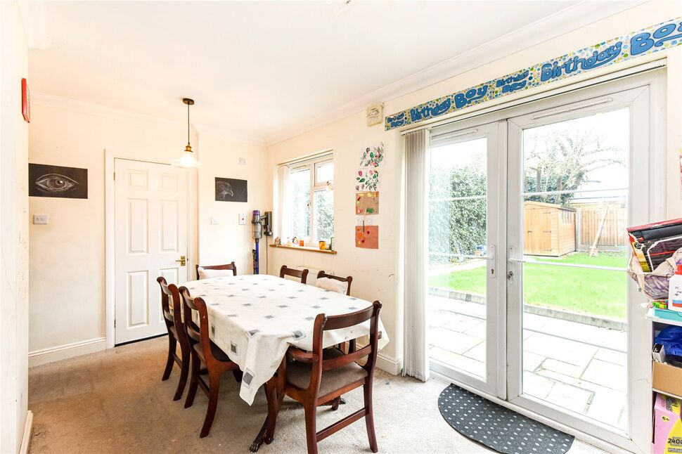 3 bedroom Mid Terrace House for sale, Ashton Gardens, Chadwell Heath