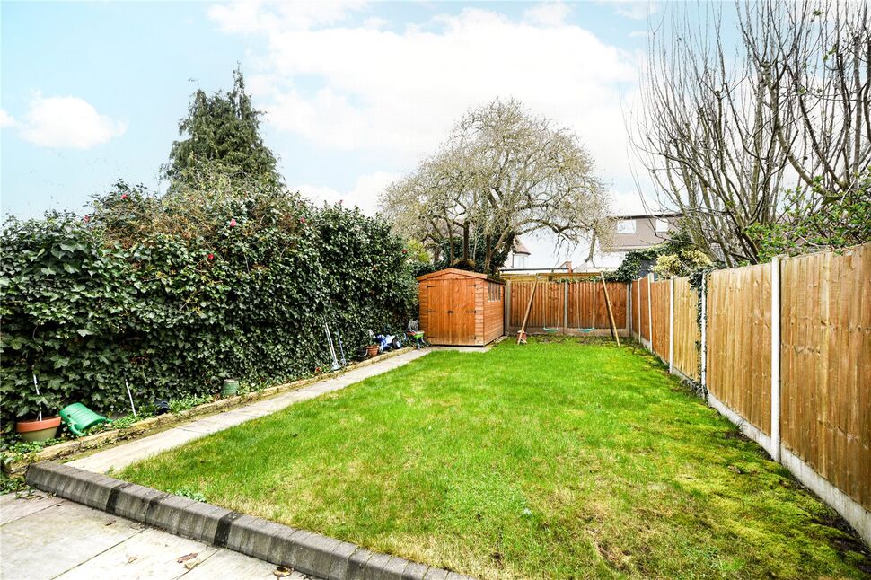 3 bedroom Mid Terrace House for sale, Ashton Gardens, Chadwell Heath