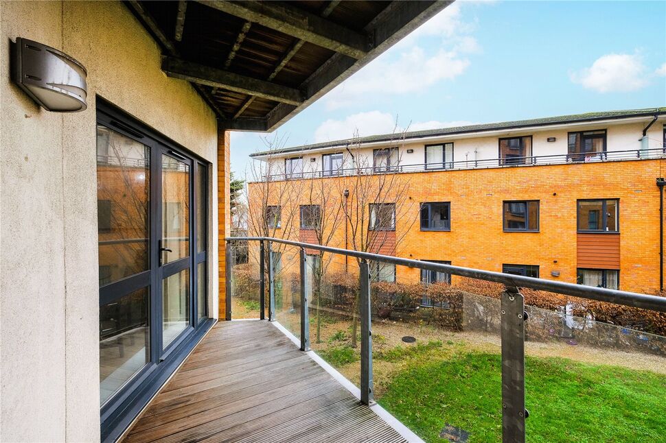 2 bedroom Flat for sale, Gateway Court, 57 Parham Drive, IG2 £275,000