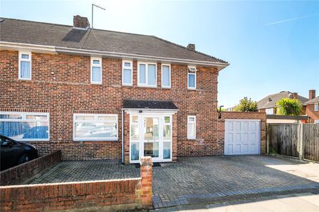 Mendip Road, 3 bedroom Semi Detached House for sale, £700,000