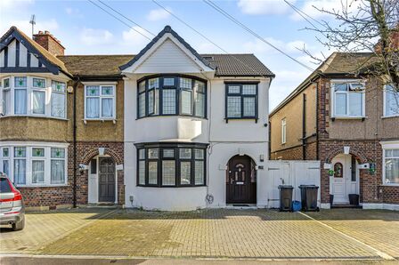 Arandora Crescent, 5 bedroom End Terrace House for sale, &pound;675,000