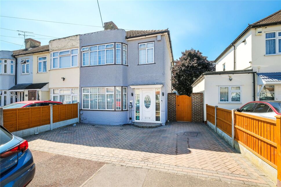 Main image of 3 bedroom End Terrace House for sale, Stanley Avenue, Dagenham, RM8