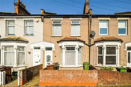 Kenneth Road, 3 bedroom Mid Terrace House for sale, £400,000