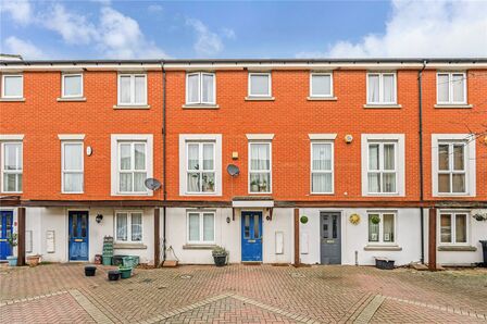 Norwich Crescent, 4 bedroom Mid Terrace House for sale, &pound;500,000