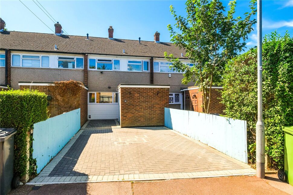 3 bedroom Mid Terrace House for sale