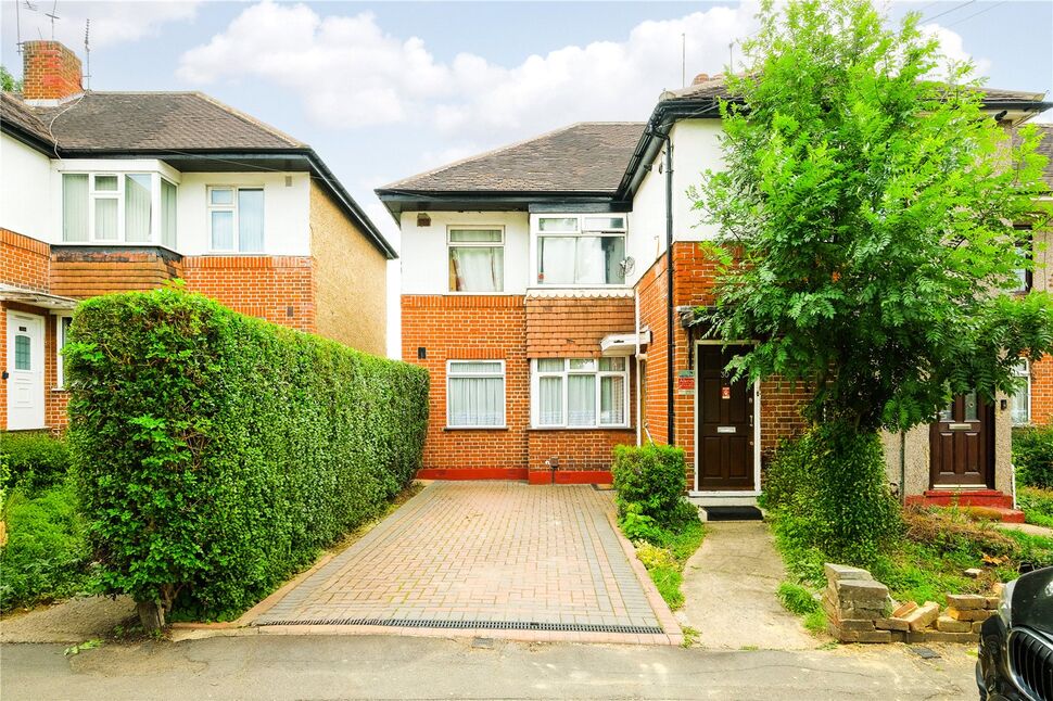 Main image of 2 bedroom  Flat for sale, Grantham Gardens, Chadwell Heath, RM6