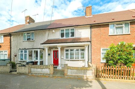 3 bedroom Mid Terrace House for sale