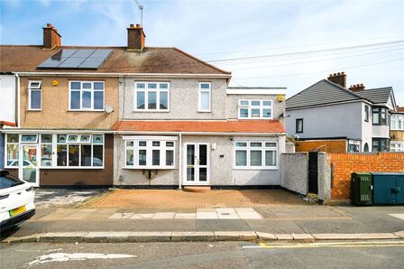 4 bedroom End Terrace House for sale